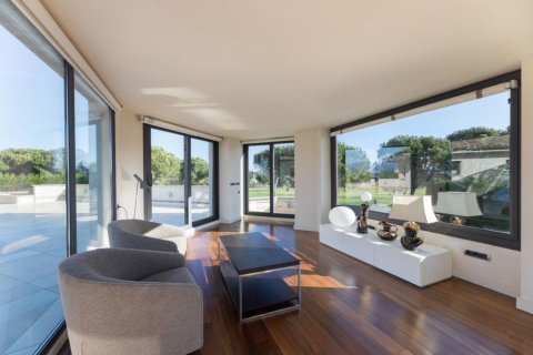 Сasa de 5 dormitorios en venta en Peralada, Gerona, Cataluña, Spain № 1756 - foto 12
