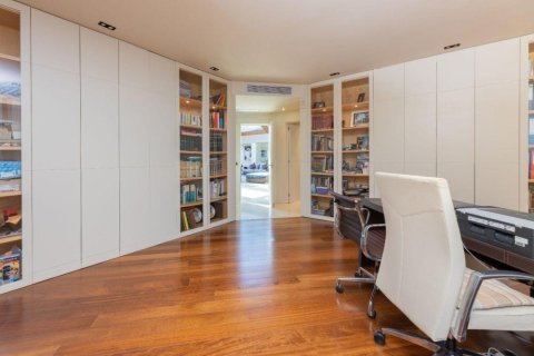 Сasa de 5 dormitorios en venta en Peralada, Gerona, Cataluña, Spain № 1756 - foto 14