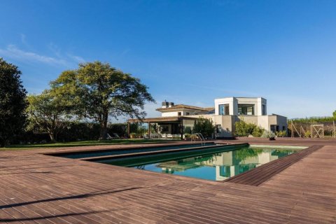 Сasa de 5 dormitorios en venta en Peralada, Gerona, Cataluña, Spain № 1756
