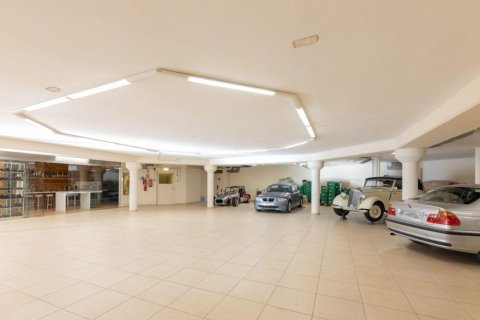 Сasa de 5 dormitorios en venta en Peralada, Gerona, Cataluña, Spain № 1756 - foto 9