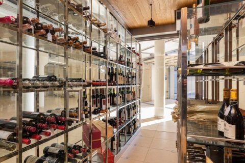 Сasa de 5 dormitorios en venta en Peralada, Gerona, Cataluña, Spain № 1756 - foto 8