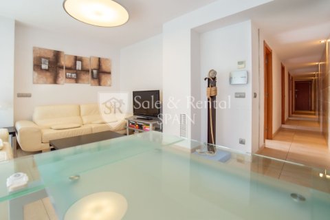 Apartamento de 3 dormitorios en venta en Tossa de Mar, Gerona, Cataluña, Spain № 6692 - foto 2