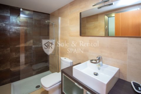 Apartamento de 3 dormitorios en venta en Tossa de Mar, Gerona, Cataluña, Spain № 6692 - foto 20