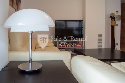 Apartamento de 3 dormitorios en venta en Tossa de Mar, Gerona, Cataluña, Spain № 6692 - foto 4