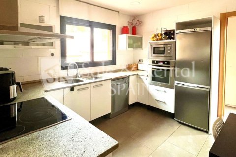 Сasa de 222 m² en venta en Lloret de Mar, Gerona, Cataluña, Spain № 6697 - foto 9