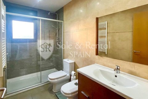 Сasa de 222 m² en venta en Lloret de Mar, Gerona, Cataluña, Spain № 6697 - foto 17