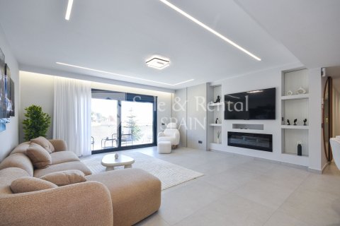 Сasa de 9 dormitorios en venta en Lloret de Mar, Gerona, Cataluña, Spain № 6695 - foto 24