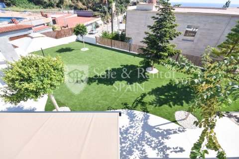Сasa de 9 dormitorios en venta en Lloret de Mar, Gerona, Cataluña, Spain № 6695 - foto 30