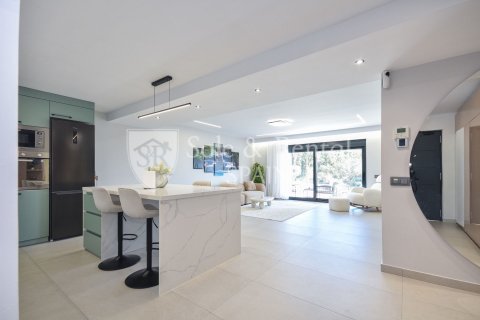 Сasa de 9 dormitorios en venta en Lloret de Mar, Gerona, Cataluña, Spain № 6695 - foto 22