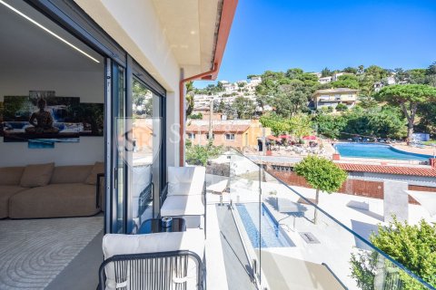 Сasa de 9 dormitorios en venta en Lloret de Mar, Gerona, Cataluña, Spain № 6695 - foto 28