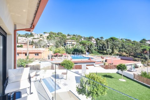 Сasa de 9 dormitorios en venta en Lloret de Mar, Gerona, Cataluña, Spain № 6695 - foto 29
