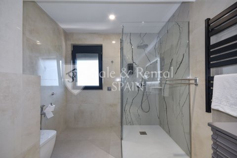 Сasa de 9 dormitorios en venta en Lloret de Mar, Gerona, Cataluña, Spain № 6695 - foto 13