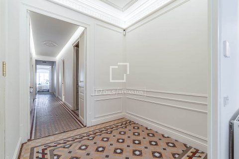 Купить квартиру в Барселона, Испания с 4 спальни, 215м², № 8927 - фото 17