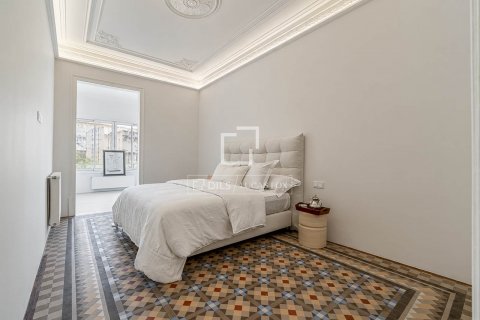 Купить квартиру в Барселона, Испания с 4 спальни, 215м², № 8927 - фото 29