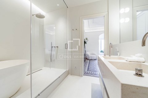 Купить квартиру в Барселона, Испания с 4 спальни, 215м², № 8927 - фото 27