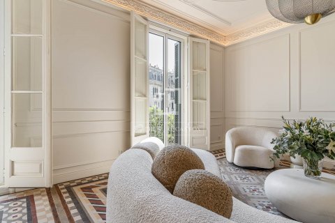 Купить квартиру в Барселона, Испания с 4 спальни, 215м², № 8927 - фото 8