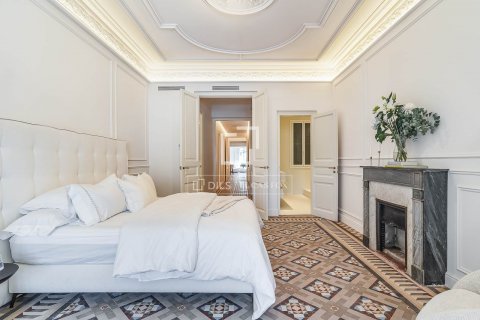 Купить квартиру в Барселона, Испания с 4 спальни, 215м², № 8927 - фото 20