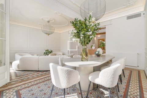 Купить квартиру в Барселона, Испания с 4 спальни, 215м², № 8927 - фото 7