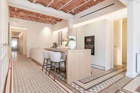 Купить квартиру в Барселона, Испания с 4 спальни, 215м², № 8927 - фото 11