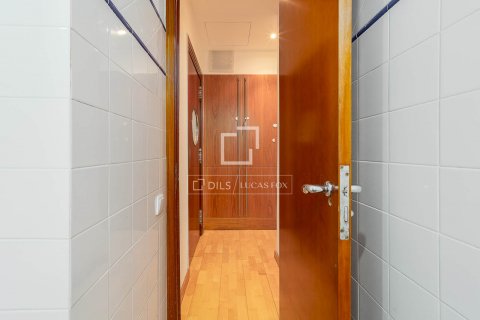 Купить квартиру в Барселона, Испания с 2 спальни, 68м², № 8924 - фото 16
