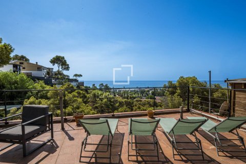 Купить виллу в Кастельдефельс, Испания с 2 спальни, 139м², № 8926 - фото 5