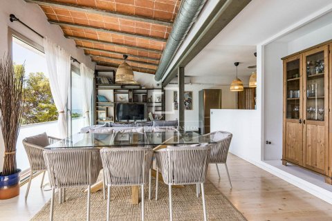 Купить виллу в Кастельдефельс, Испания с 2 спальни, 139м², № 8926 - фото 10