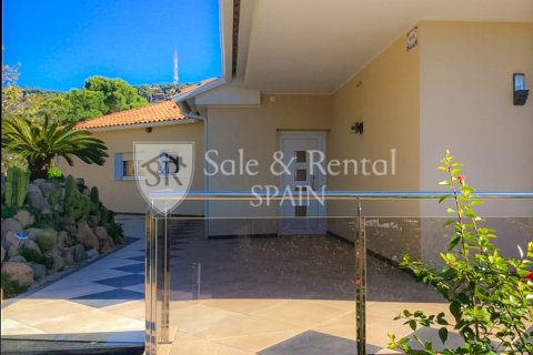 Сasa de 4 dormitorios en venta en Lloret de Mar, Gerona, Cataluña, Spain № 6674 - foto 15