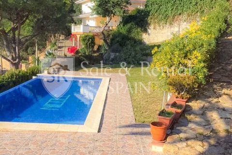 Сasa de 4 dormitorios en venta en Lloret de Mar, Gerona, Cataluña, Spain № 6674 - foto 29