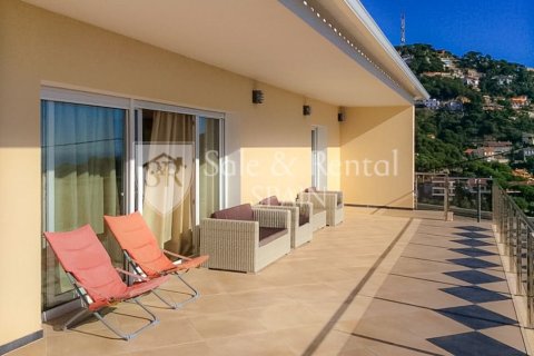 Сasa de 4 dormitorios en venta en Lloret de Mar, Gerona, Cataluña, Spain № 6674 - foto 3