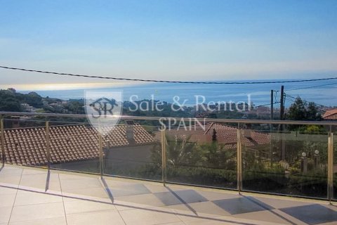 Сasa de 4 dormitorios en venta en Lloret de Mar, Gerona, Cataluña, Spain № 6674 - foto 5