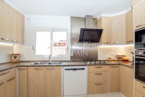 Купить дом в Сант-Фелиу-де-Гиксолс, Испания с 4 спальни, 200м², № 6670 - фото 17
