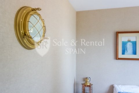 Сasa de 4 dormitorios en venta en Blanes, Gerona, Cataluña, Spain № 6675 - foto 22