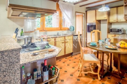 Сasa de 4 dormitorios en venta en Blanes, Gerona, Cataluña, Spain № 6675 - foto 9