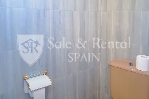 Сasa de 4 dormitorios en venta en Blanes, Gerona, Cataluña, Spain № 6675 - foto 18
