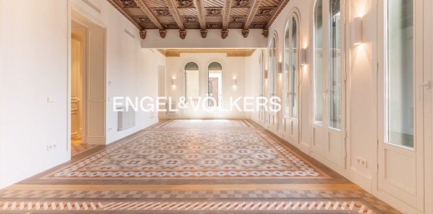 2 bedrooms apartment for sale in Ciutat Vella, Barcelona, Catalonia, Spain № 2642
