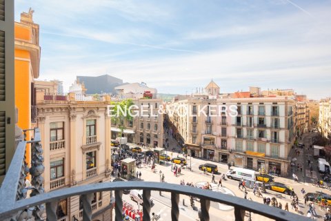 2 bedrooms apartment for sale in Ciutat Vella, Barcelona, Catalonia, Spain № 2642 - photo 3