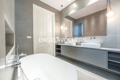 2 bedrooms apartment for sale in Ciutat Vella, Barcelona, Catalonia, Spain № 2642 - photo 21