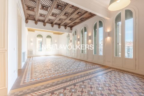 2 bedrooms apartment for sale in Ciutat Vella, Barcelona, Catalonia, Spain № 2642 - photo 8