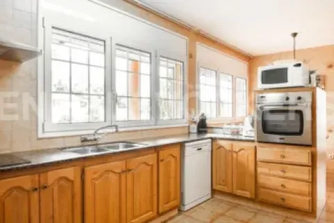 Сasa de 6 dormitorios en venta en Llinars del Vallès, Barcelona, Cataluña, Spain № 2640 - foto 13