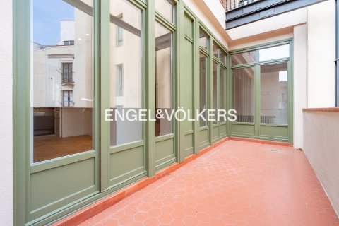 2 bedrooms apartment for sale in Ciutat Vella, Barcelona, Catalonia, Spain № 2643 - photo 6