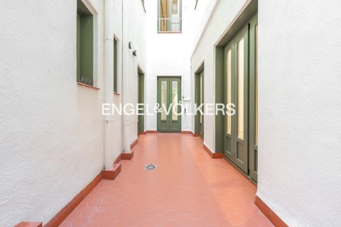 Apartamento de 2 dormitorios en venta en Ciudad Vieja, Barcelona, Cataluña, Spain № 2644 - foto 9