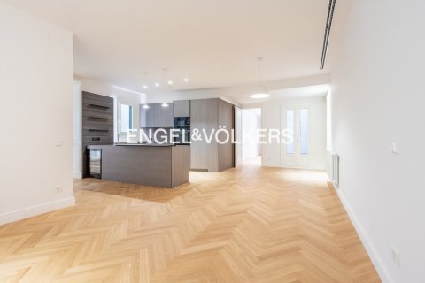 Apartamento de 2 dormitorios en venta en Ciudad Vieja, Barcelona, Cataluña, Spain № 2644