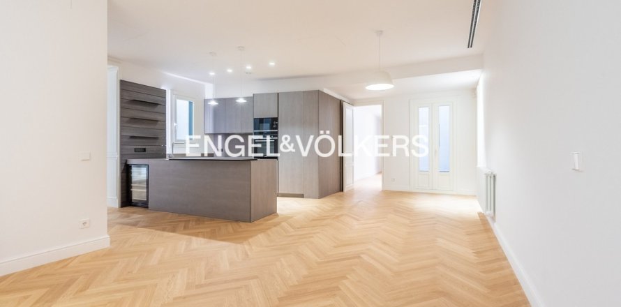 Apartamento de 2 dormitorios en venta en Ciudad Vieja, Barcelona, Cataluña, Spain № 2644