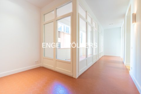 Apartamento de 2 dormitorios en venta en Ciudad Vieja, Barcelona, Cataluña, Spain № 2644 - foto 18