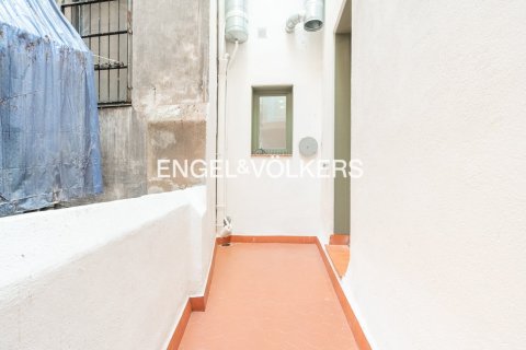 Apartamento de 2 dormitorios en venta en Ciudad Vieja, Barcelona, Cataluña, Spain № 2644 - foto 24