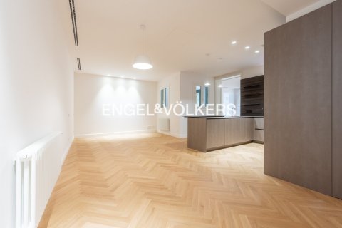 Apartamento de 2 dormitorios en venta en Ciudad Vieja, Barcelona, Cataluña, Spain № 2644 - foto 2