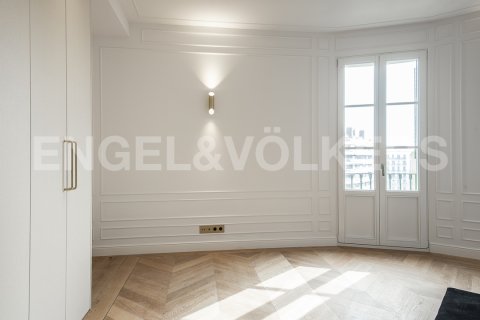 Ático de 4 dormitorios en venta en Eixample, Barcelona, Cataluña, Spain № 2645 - foto 19