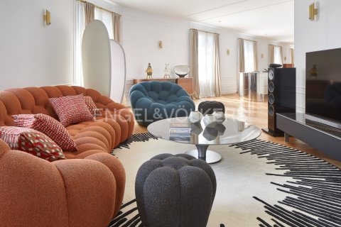 Ático de 4 dormitorios en venta en Eixample, Barcelona, Cataluña, Spain № 2645 - foto 23