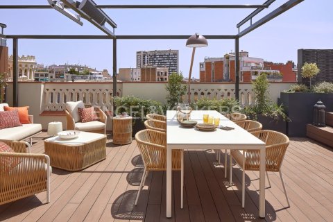 Ático de 4 dormitorios en venta en Eixample, Barcelona, Cataluña, Spain № 2645 - foto 9
