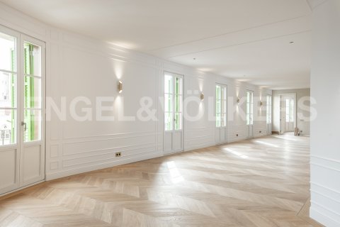 Ático de 4 dormitorios en venta en Eixample, Barcelona, Cataluña, Spain № 2645 - foto 14